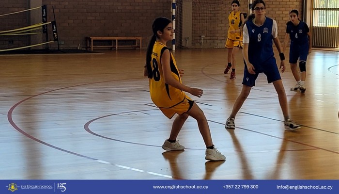 Junior Girls’ Basketball Team Triumphs in Season Opener!